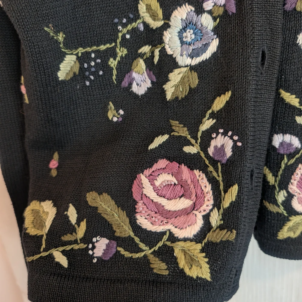 Vintage DRESS BARN Women's Floral Embroidered Black Knit Cardigan Size 8 - Picture 4 of 11